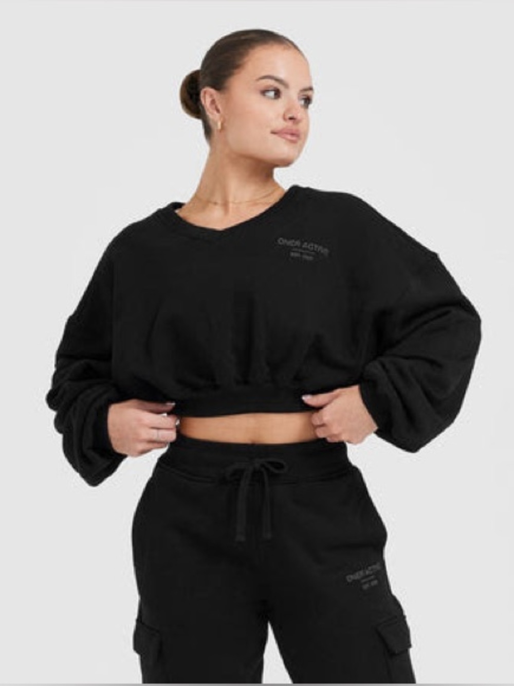 Oner Active All Day Est 2020 Crop V-Neck Sweatshirt Black XS